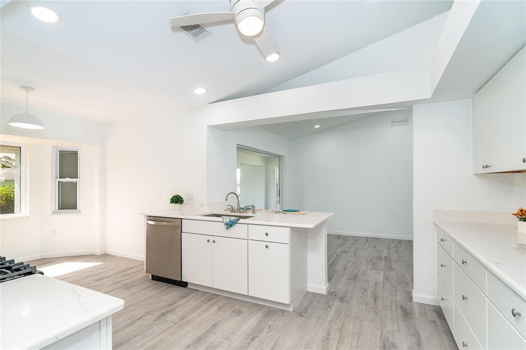 15 BUNKER PLACE photo 25