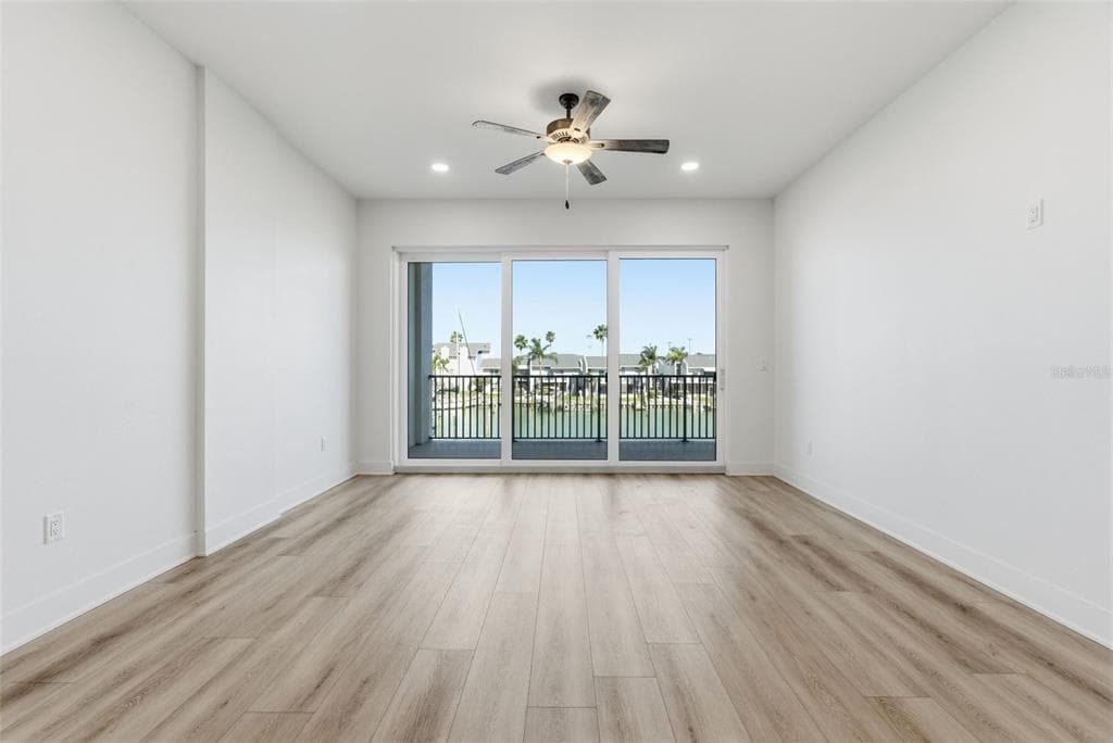 400 150TH AVENUE 205 photo 20