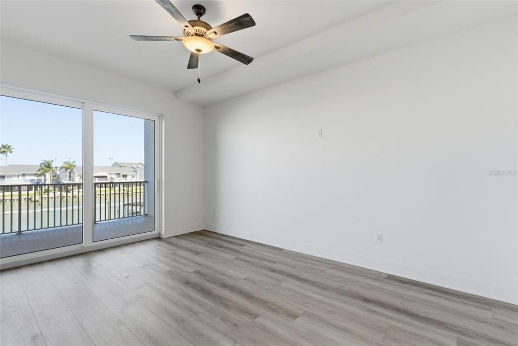 400 150TH AVENUE 205 photo 24