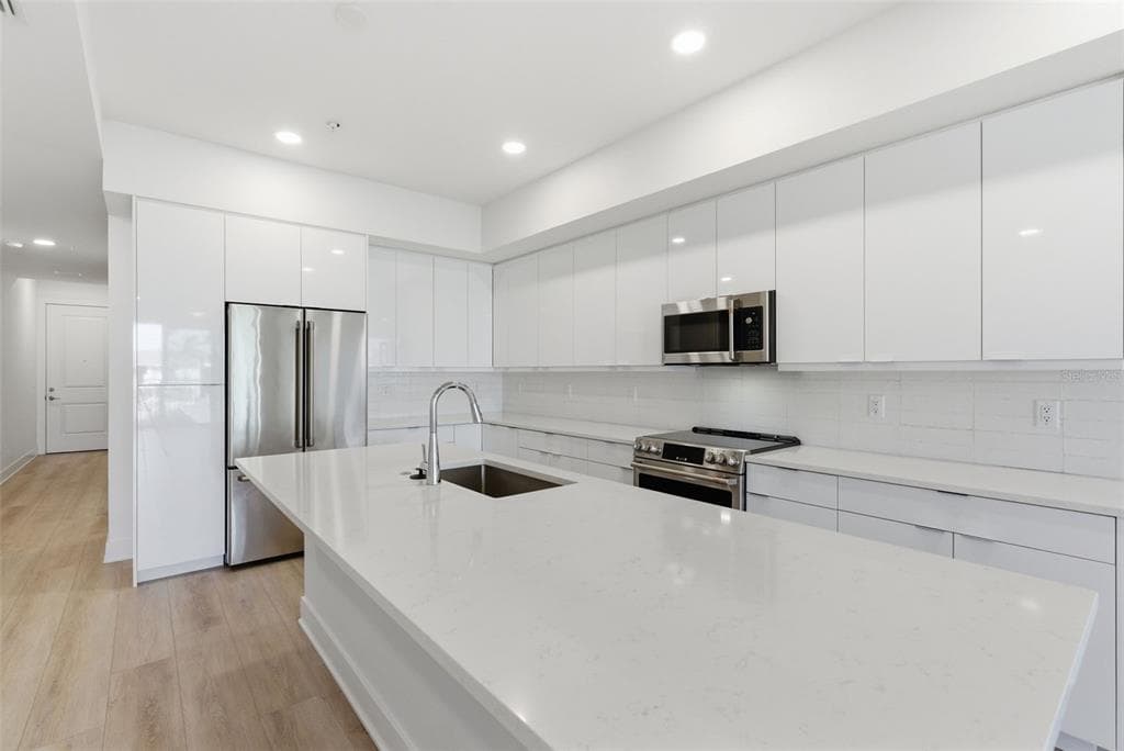 400 150TH AVENUE 205 photo 14