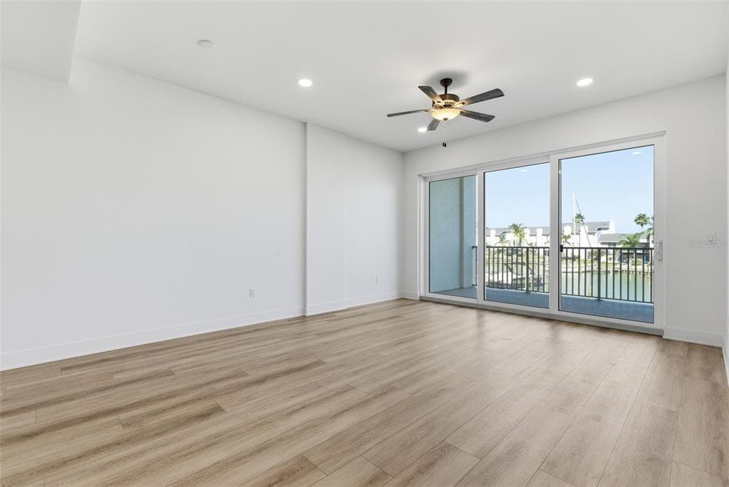 400 150TH AVENUE 205 photo 18