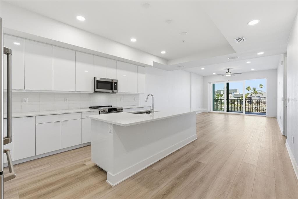 400 150TH AVENUE 205 photo 11