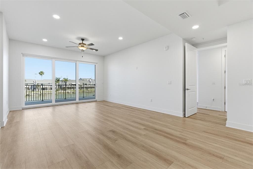 400 150TH AVENUE 205 photo 19
