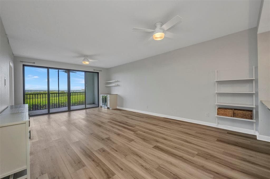 900 E MARION AVENUE 1203 photo 23