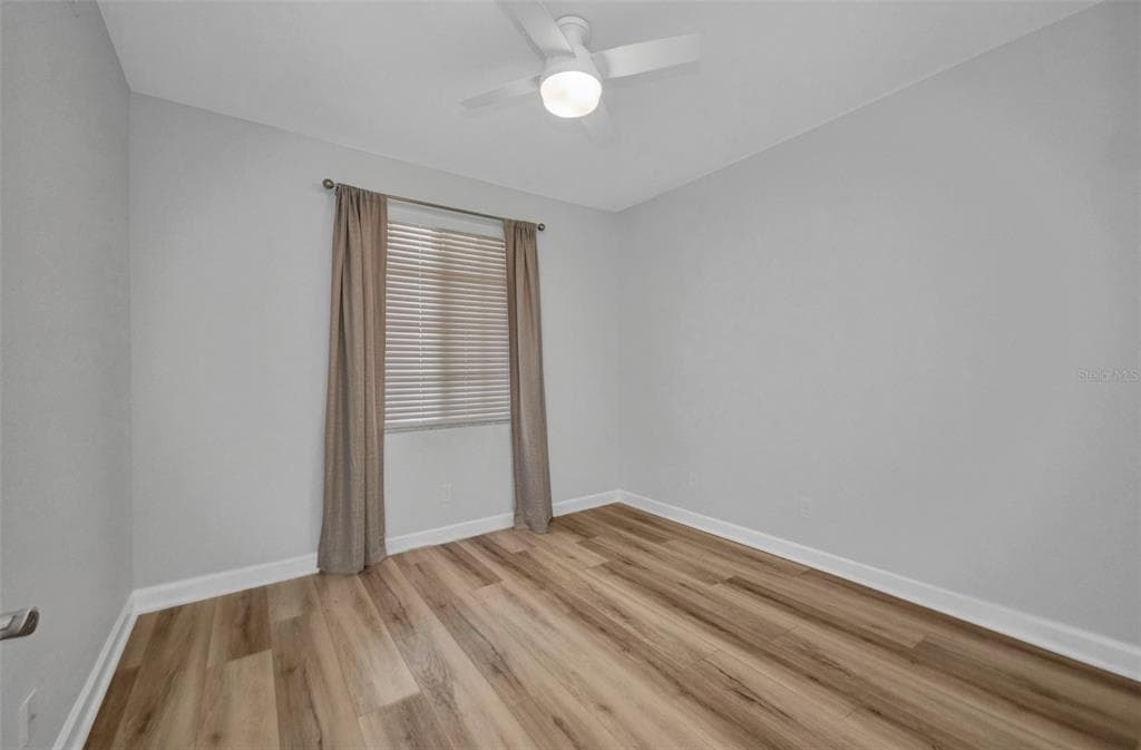 900 E MARION AVENUE 1203 photo 19
