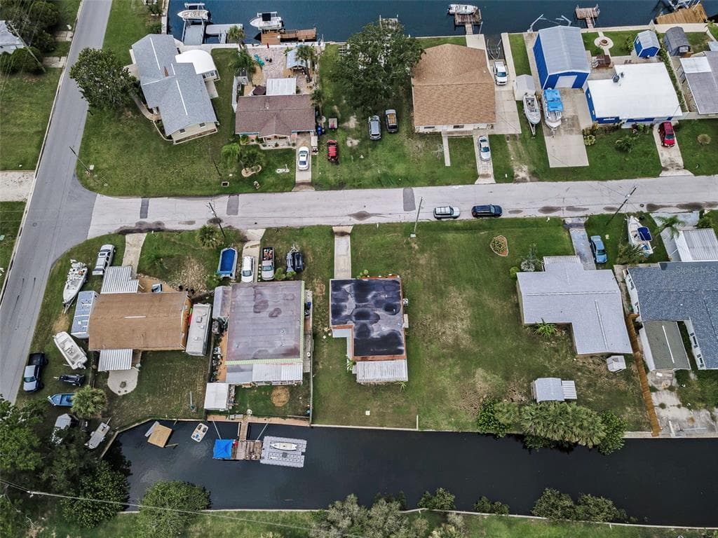 13232 CAROL DRIVE photo 9