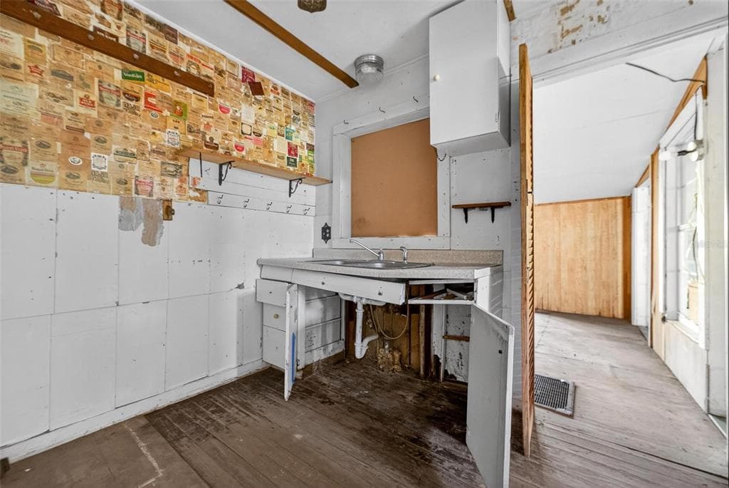54544 BUCKHORN ROAD photo 19