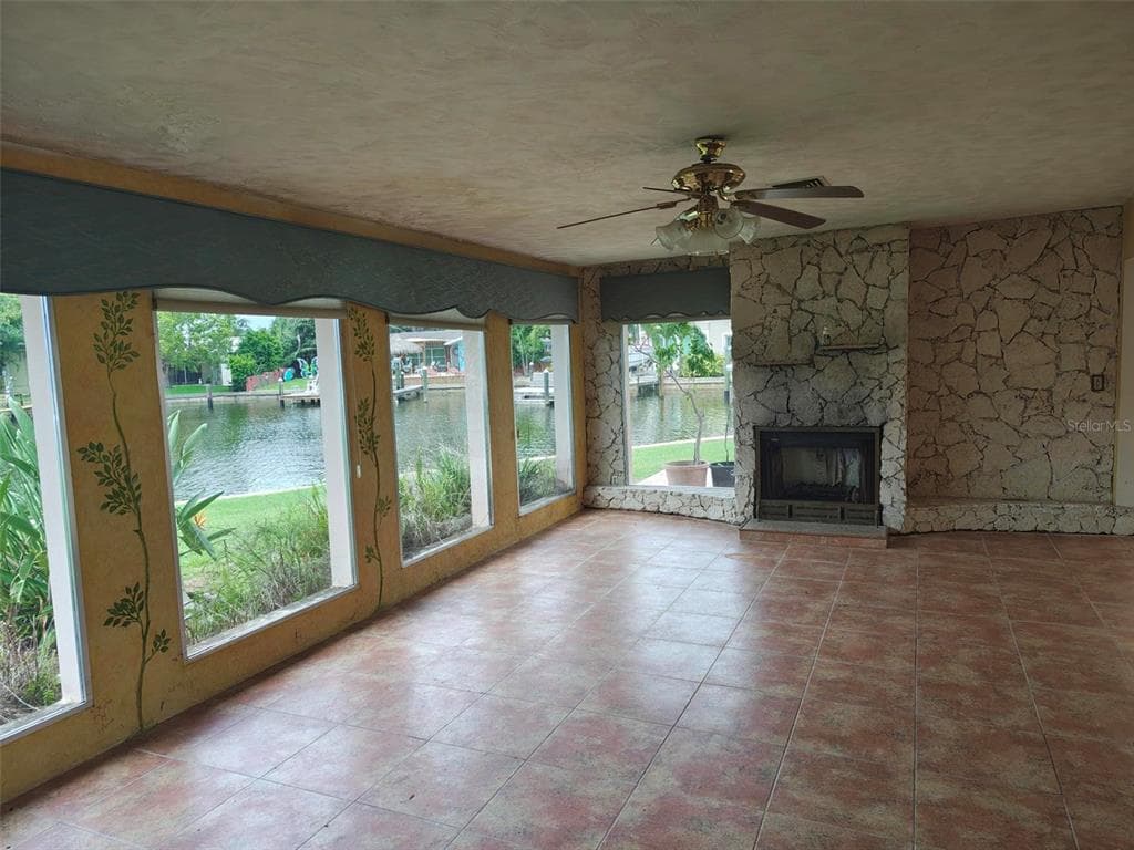 3995 SOUTH CIRCLE photo 21