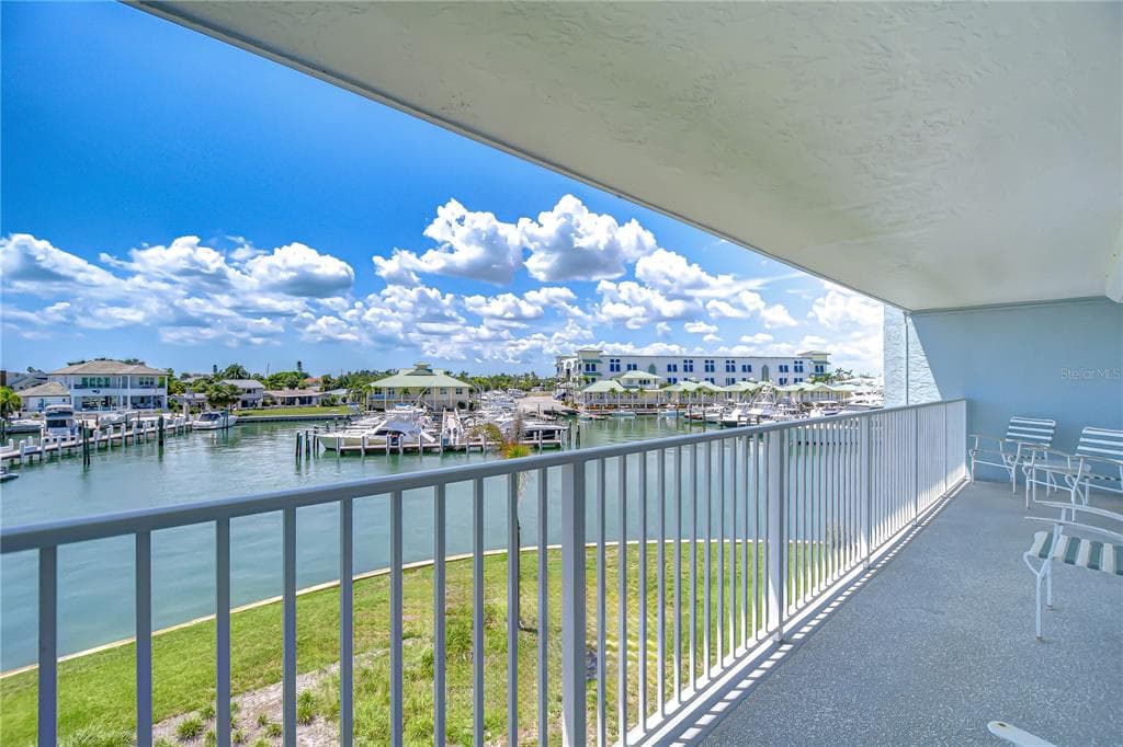 340 PINELLAS BAYWAY S 304 photo 16