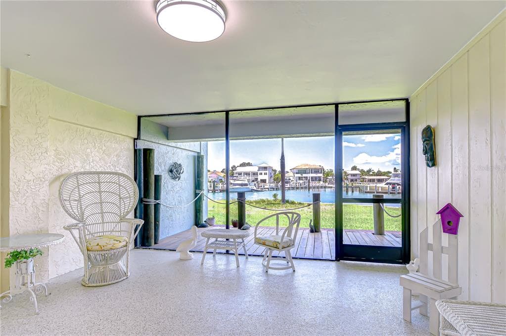 340 PINELLAS BAYWAY S 304 photo 24