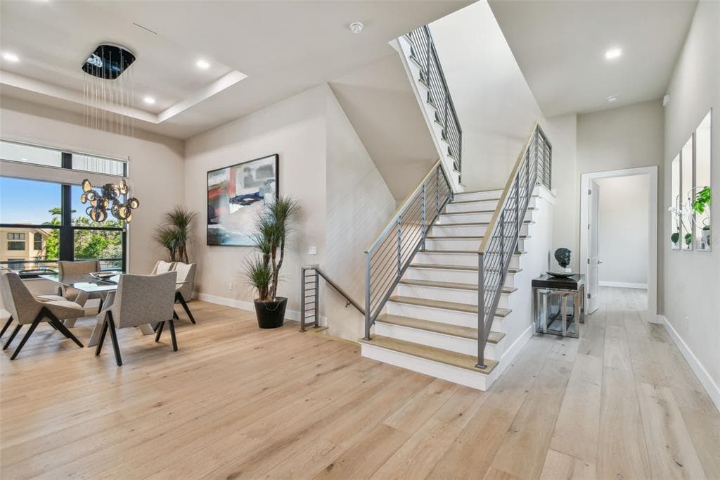 105 9TH STREET E photo 14