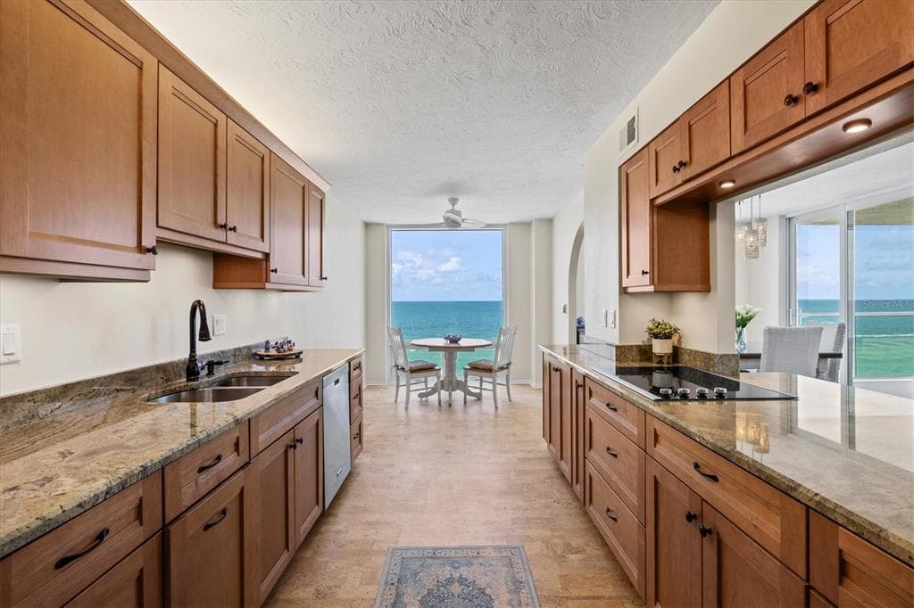 2425 GULF OF MEXICO DRIVE 10F photo 4