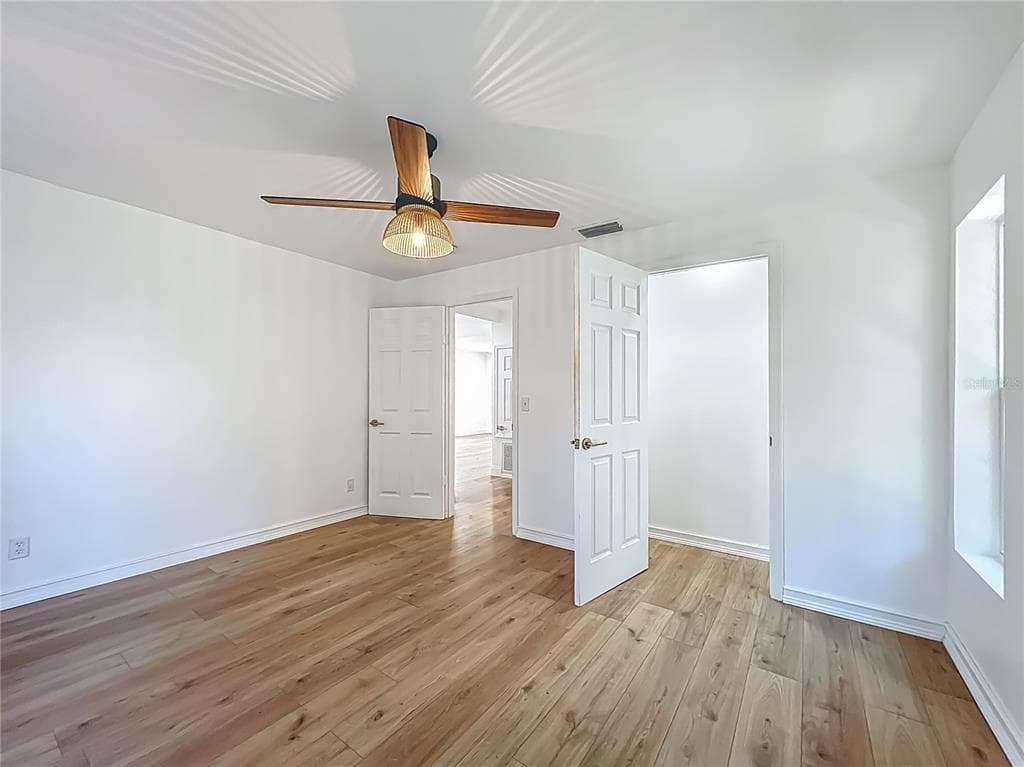 8781 S LAKESHORE DRIVE photo 23