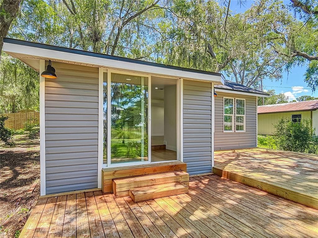 8781 S LAKESHORE DRIVE photo 10