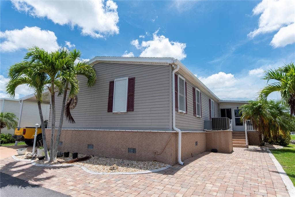 53 ROTTERDAM DRIVE photo 2