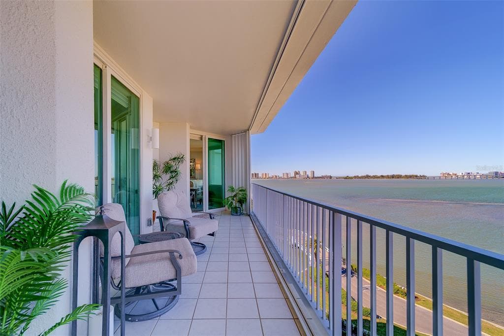 2 SEASIDE LANE 801 photo 1