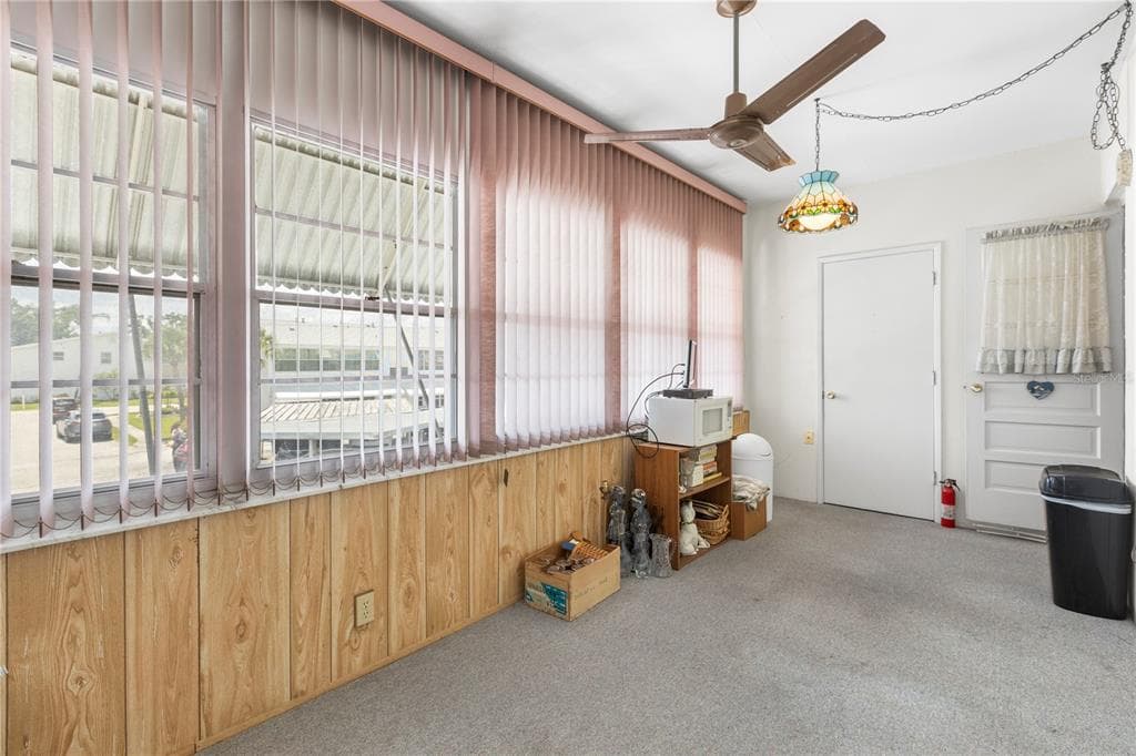 6000 20TH STREET N 123 photo 12