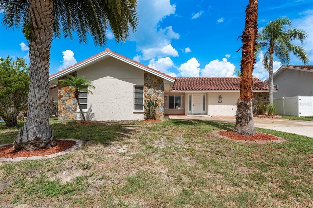 5008 GLENN DRIVE photo 7