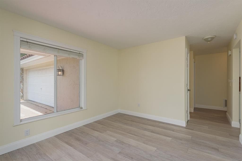 5008 GLENN DRIVE photo 14