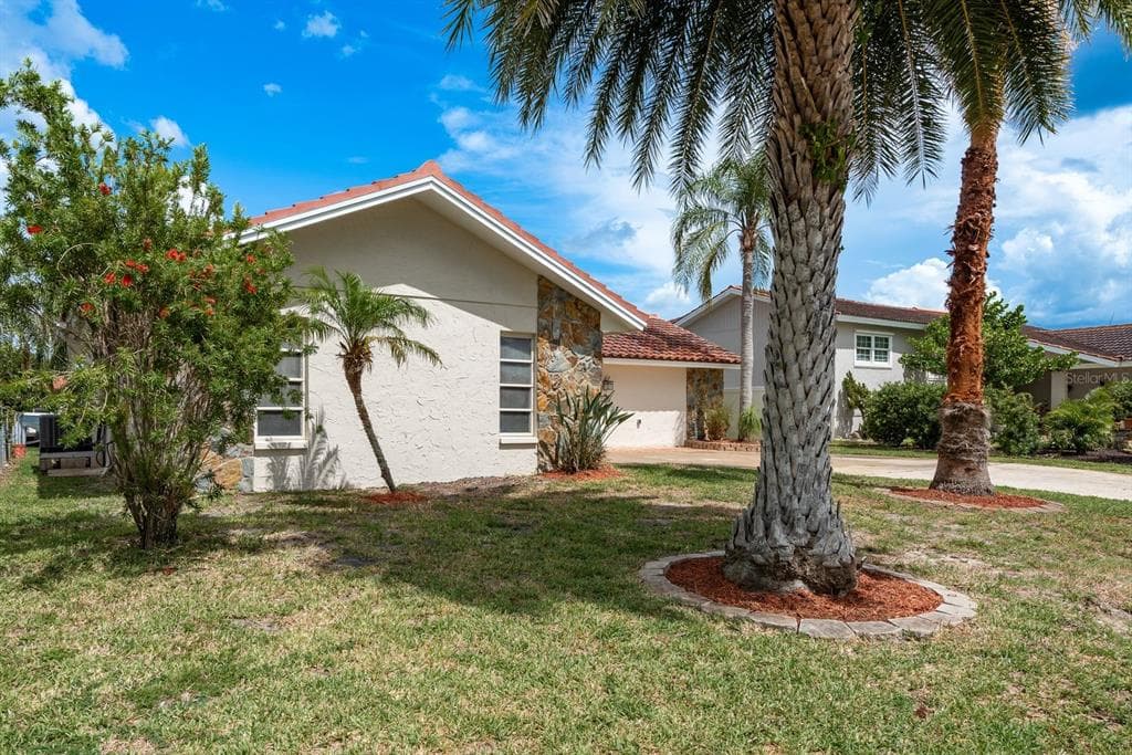 5008 GLENN DRIVE photo 8
