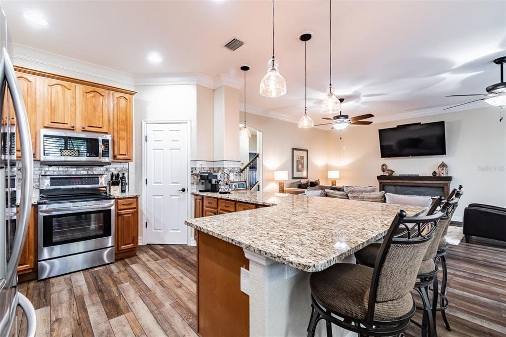 539 TREVISO DRIVE photo 8