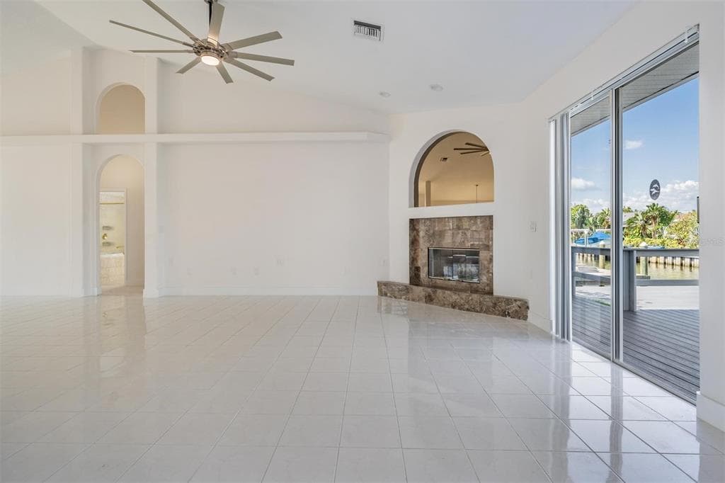 2127 LAGOON DRIVE photo 15