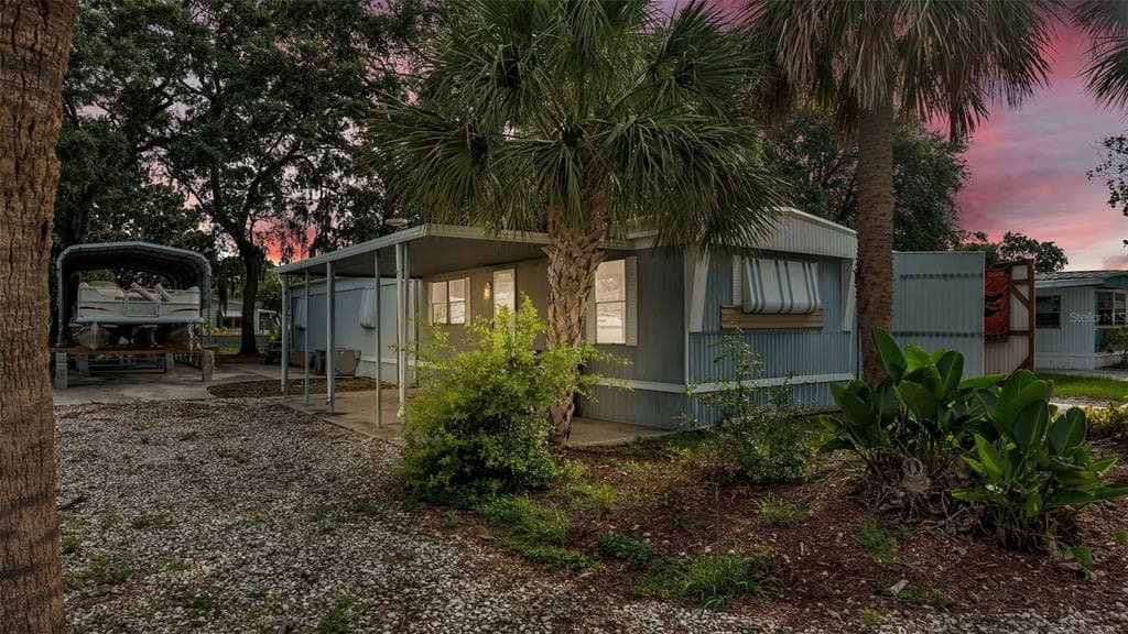 2068 THELMA DRIVE photo 2