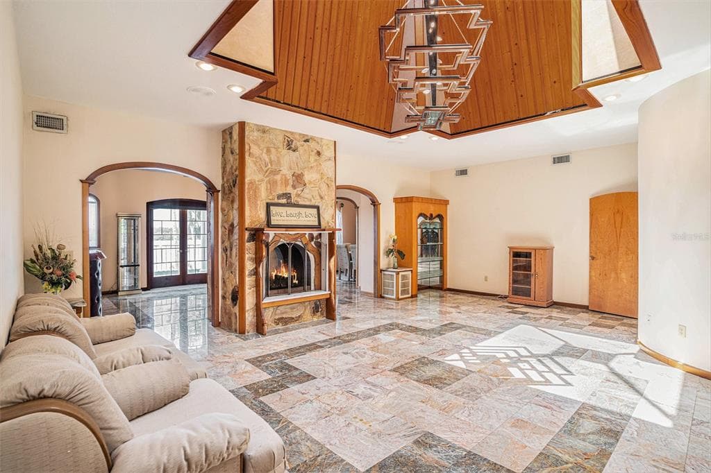 7715 RIVERVIEW DRIVE photo 8