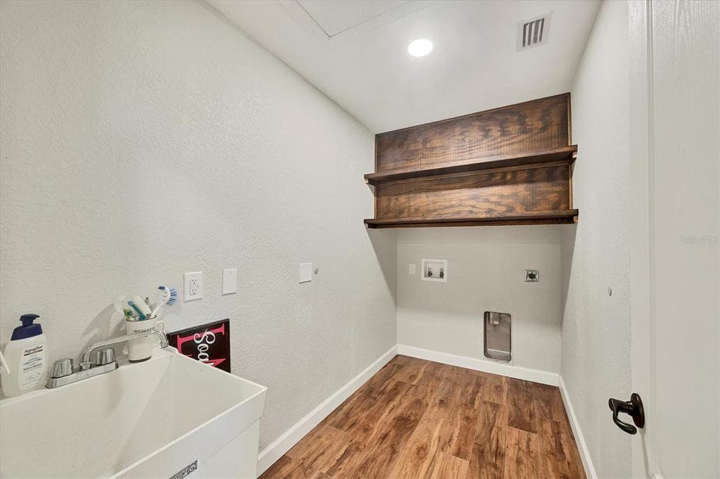 15530 AQUA CIRCLE photo 24