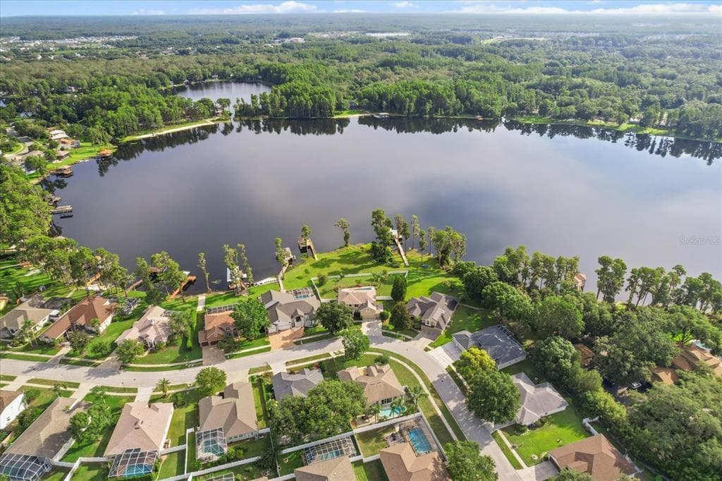1300 WYNDHAM LAKES DRIVE photo 5