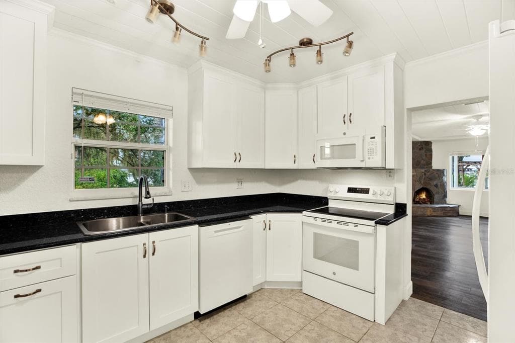 102 W NORTH BRANCH ROAD photo 22
