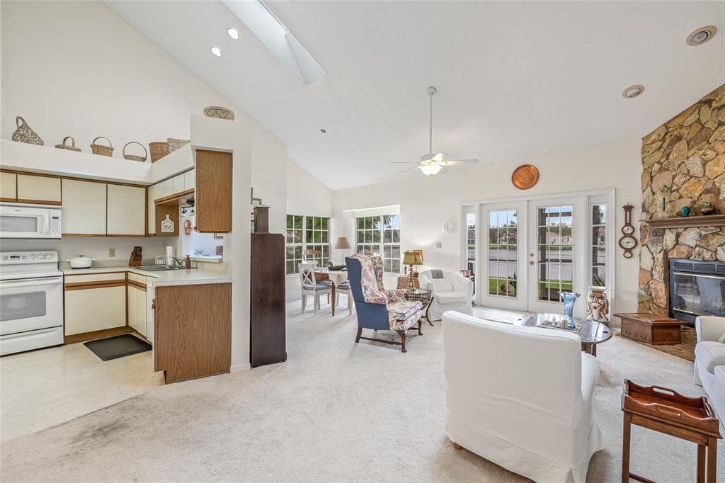 699 MALTA COURT NE photo 17
