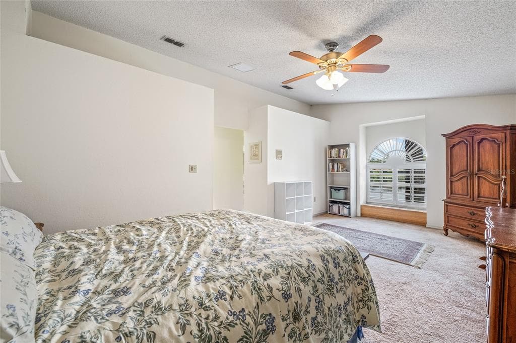 699 MALTA COURT NE photo 7