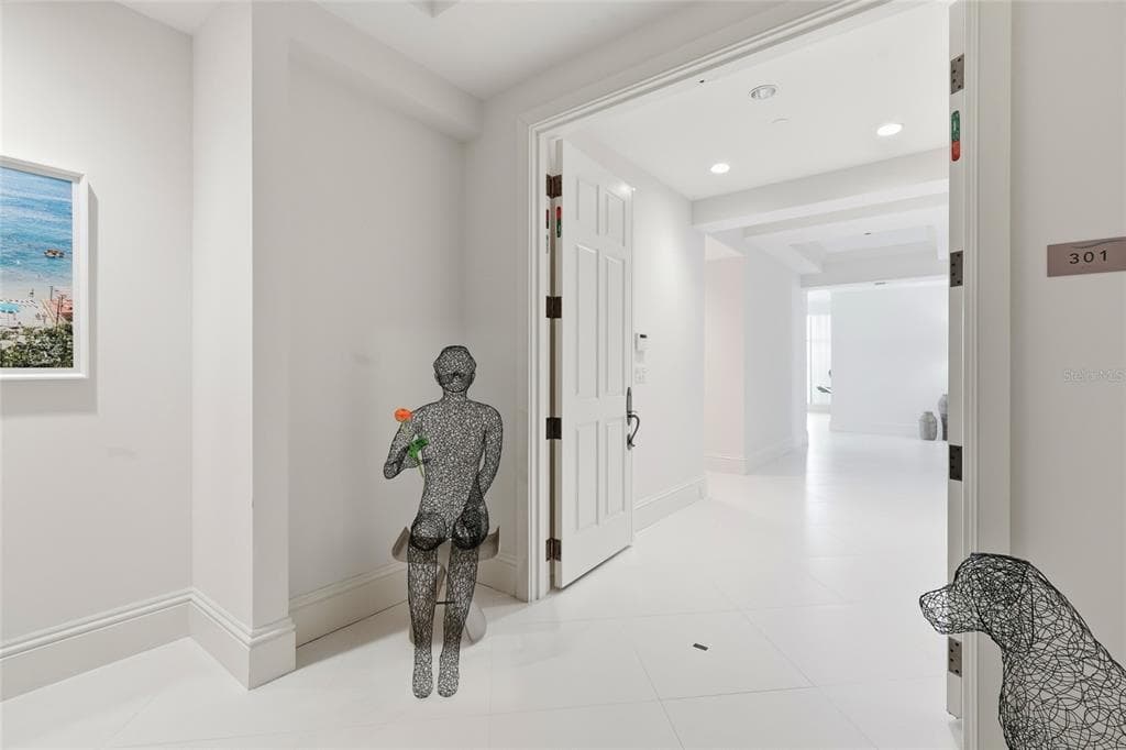 2251 GULF OF MEXICO DRIVE 301 photo 3