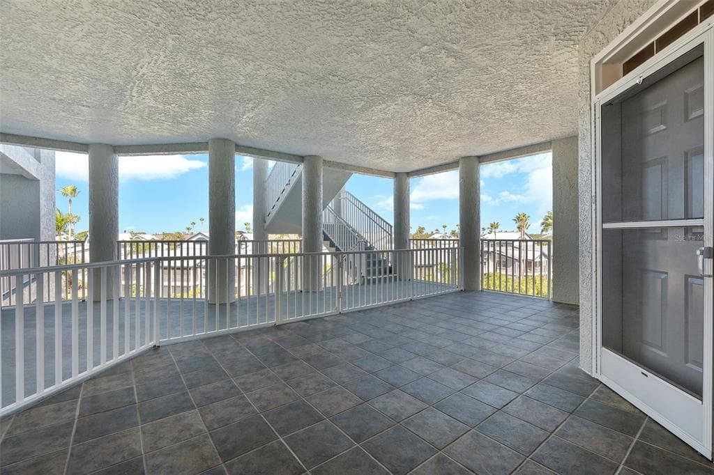 1240 DOLPHIN BAY WAY #401 3