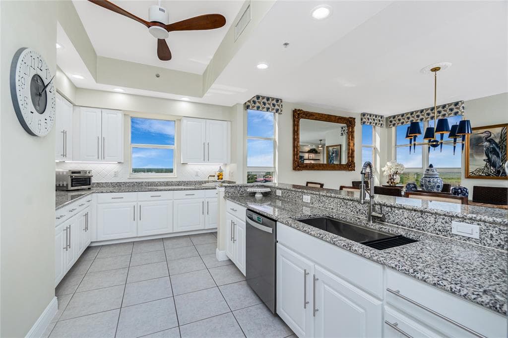 3313 SUNSET KEY CIR 701 photo 22