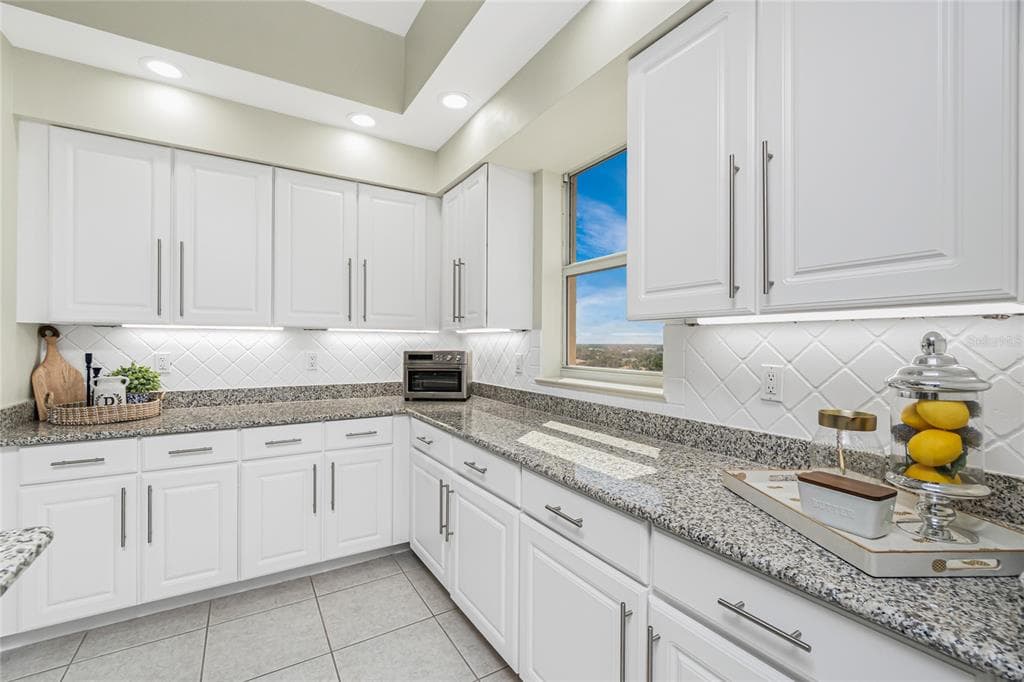 3313 SUNSET KEY CIR 701 photo 18