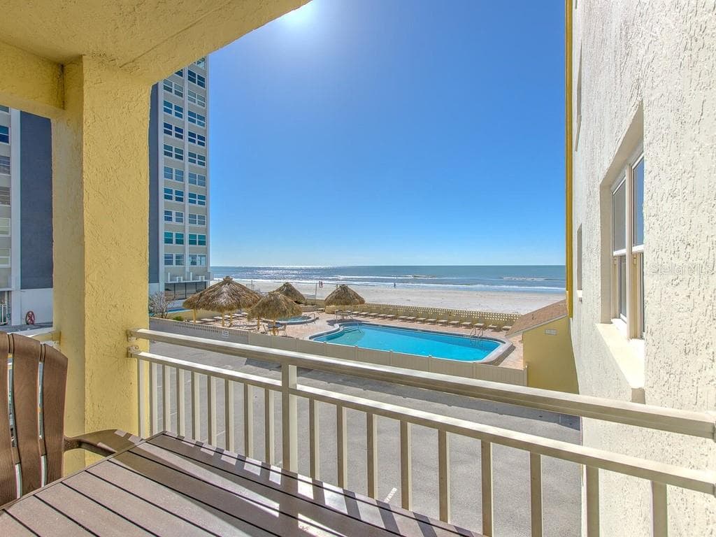 17450 GULF BOULEVARD 103 photo 1