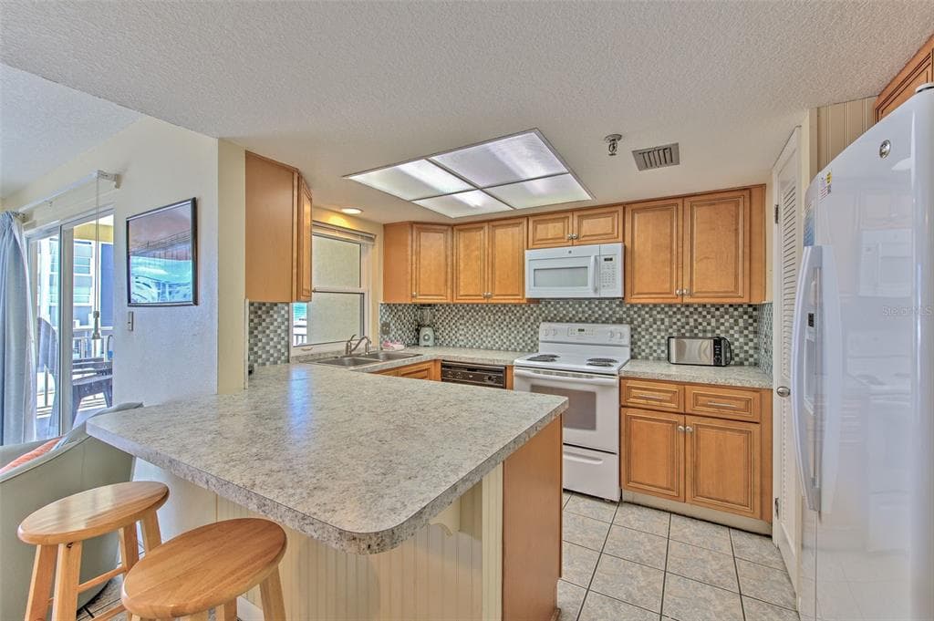 17450 GULF BOULEVARD 103 photo 18