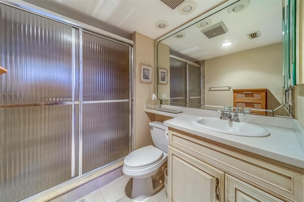 400 ISLAND WAY 104 photo 25