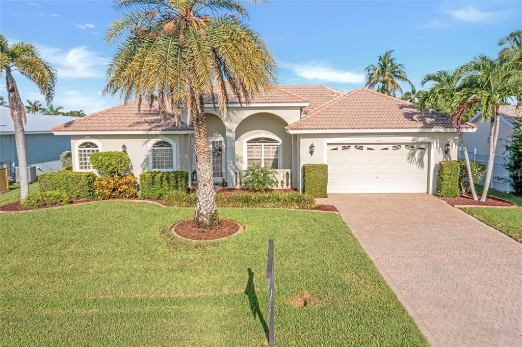 5212 SW 8TH COURT photo 7