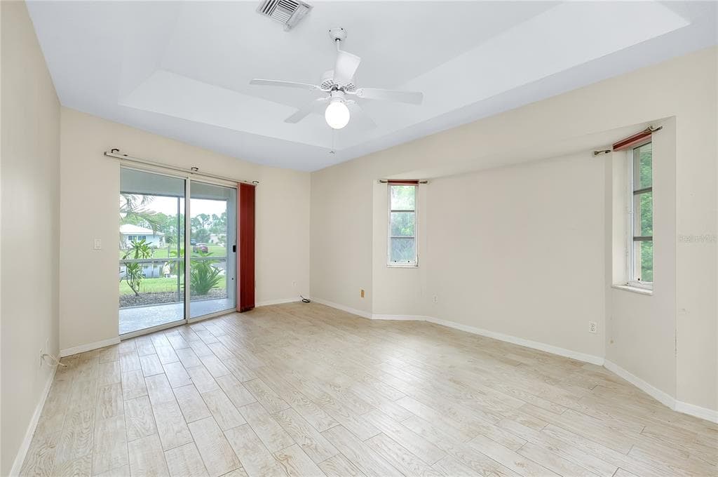 15140 LYNEBURG AVENUE photo 10