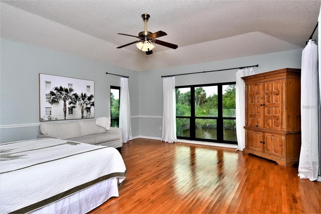 355 TRIESTE DRIVE photo 23