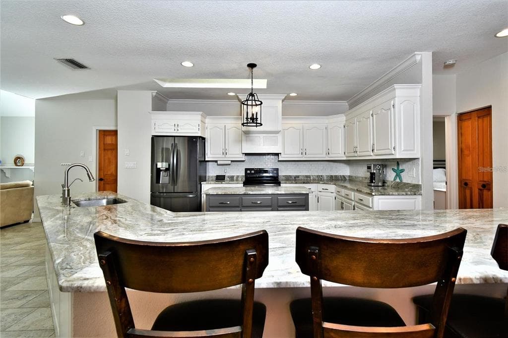 355 TRIESTE DRIVE photo 16