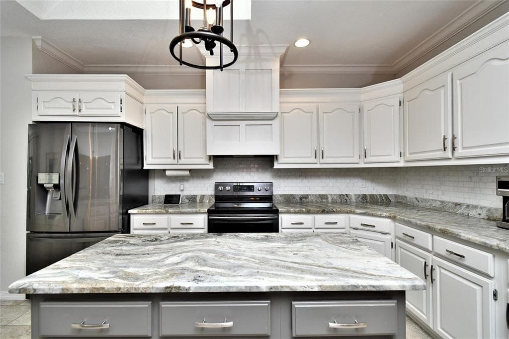 355 TRIESTE DRIVE photo 14