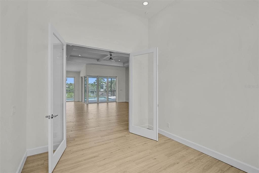 6655 PAN AMERICAN BOULEVARD photo 23