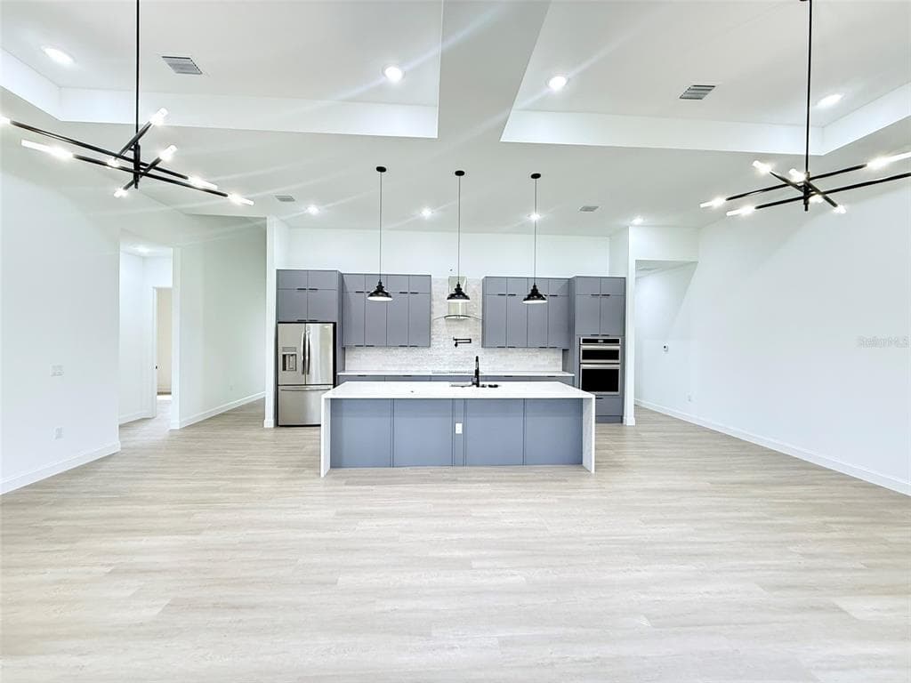 34 EVARO DRIVE photo 15