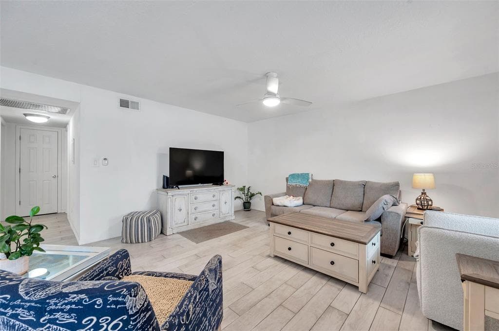 121 SEAHORSE DRIVE SE A photo 5
