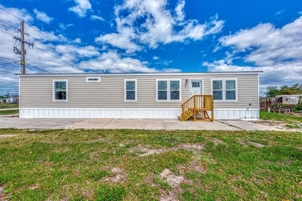 1391 FLAMINGO DRIVE photo 2