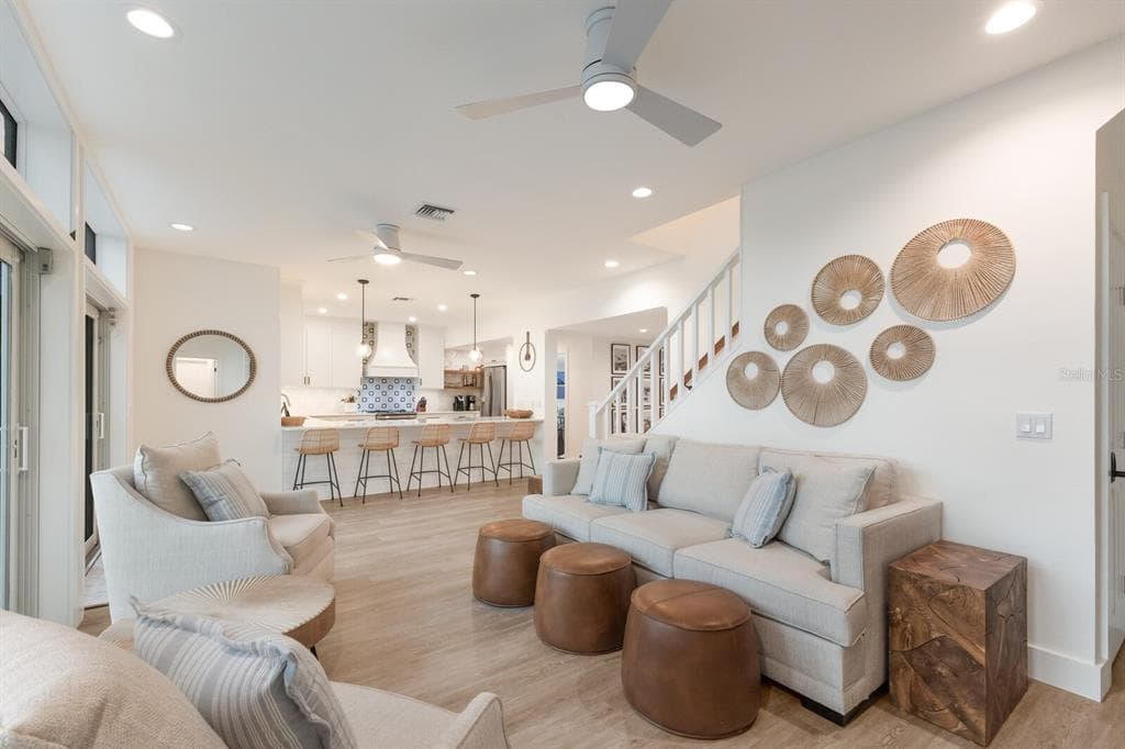 212 OAK AVENUE photo 17